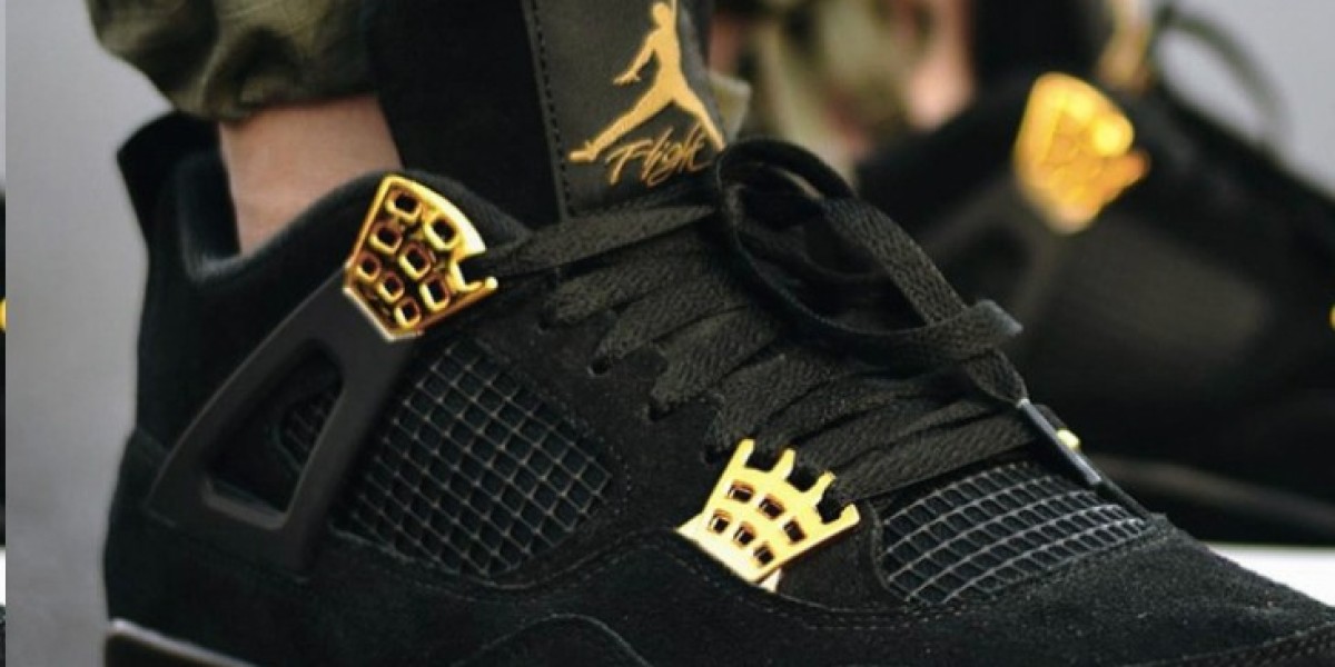 Air Jordan 4 Retro Royalty: A royal sneaker
