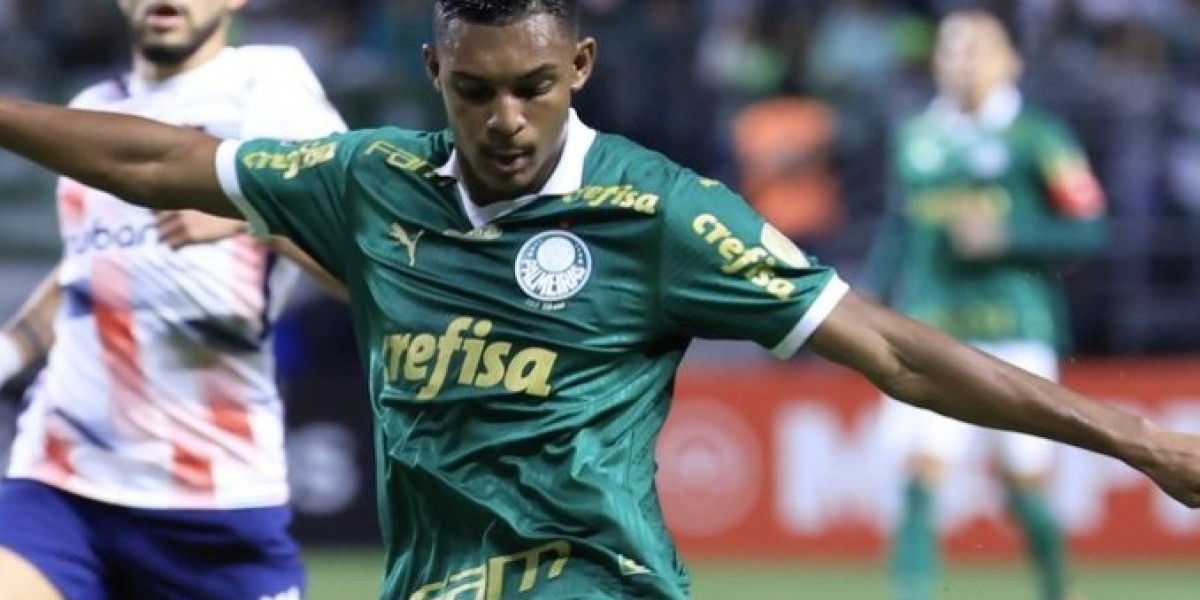 Luis Guilherme: West Ham oznámil podpis křídelníka Palmeiras
