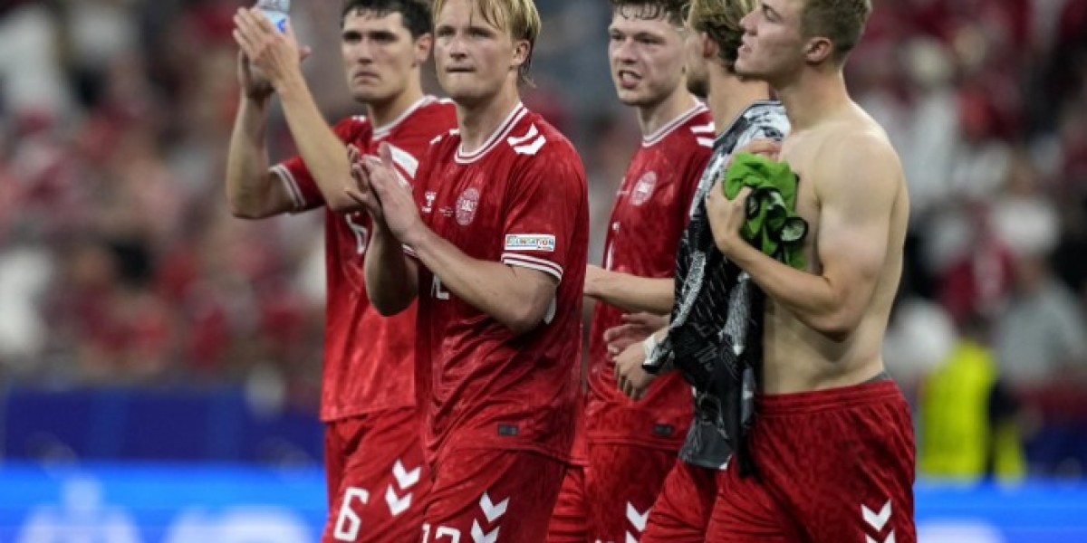 Danmark går videre til ottendedelsfinalerne ved EM efter 0-0 mod Serbien
